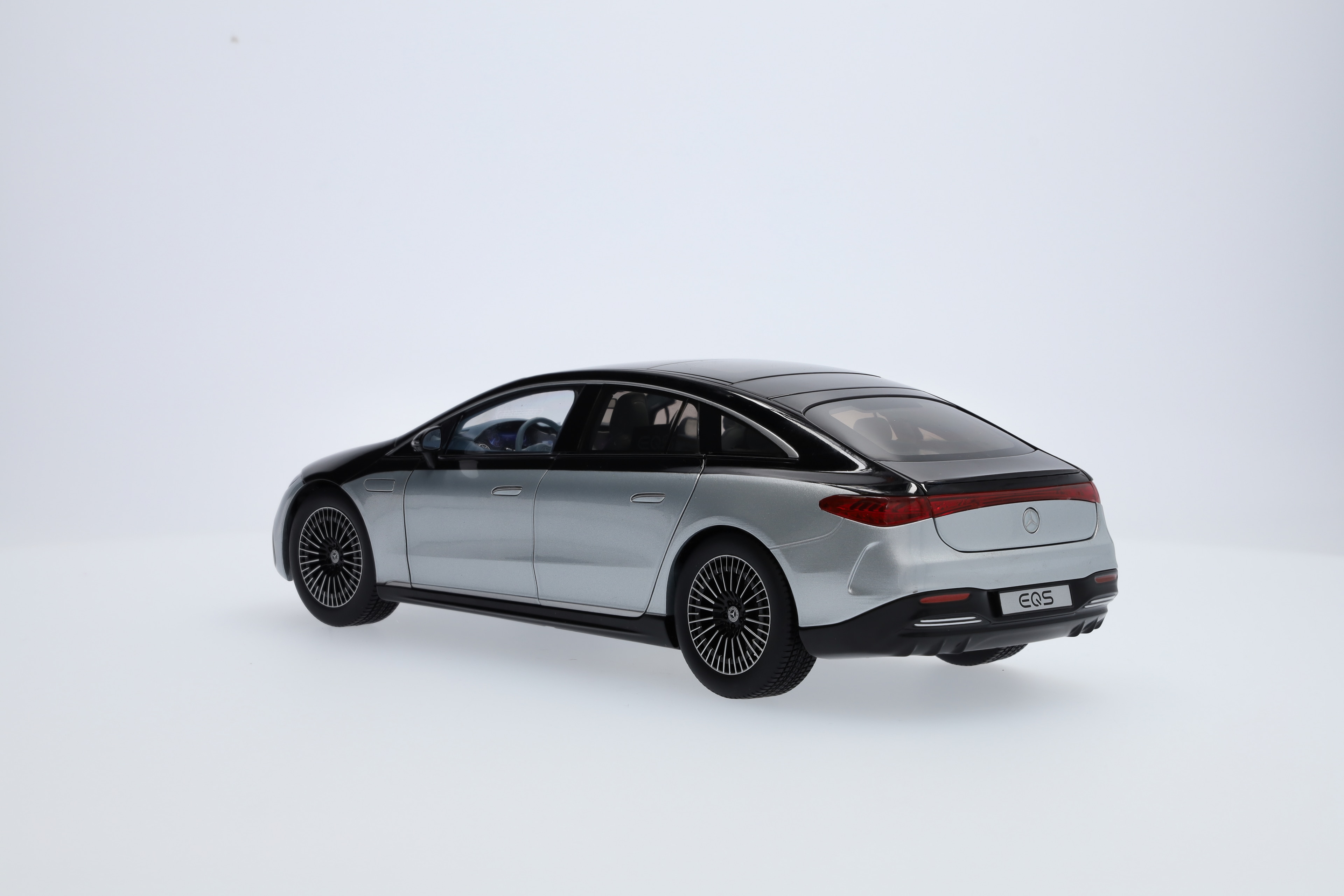 EQS, Saloon, AMG Line, V297, With lighting - obsidian black / high-tech silver, NZG, 1:18